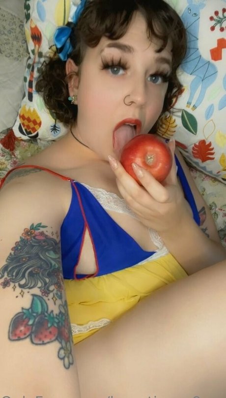 Foto di nudo di fuga di OnlyFans di Hauntinggr0und