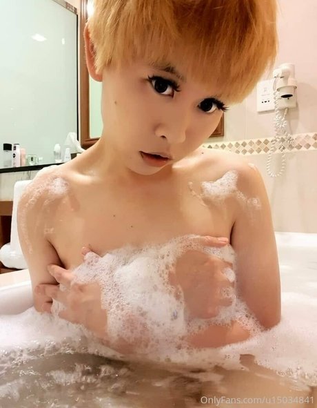 Foto di nudo di fuga di OnlyFans di Itsbellaadrianna