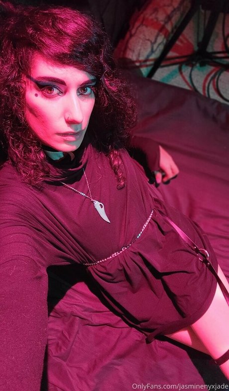Jasminenyxjade