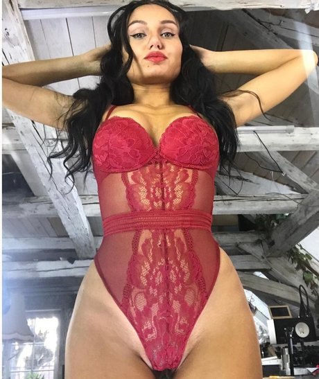Foto di nudo di fuga di OnlyFans di Carinnha White