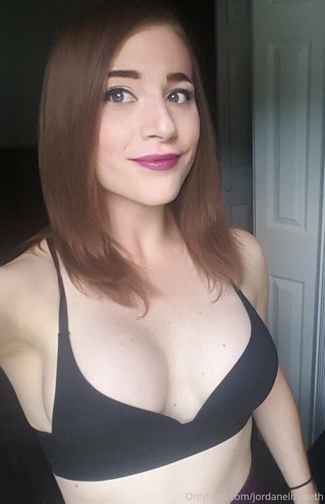Foto di nudo di fuga di OnlyFans di Jordanelizabeth