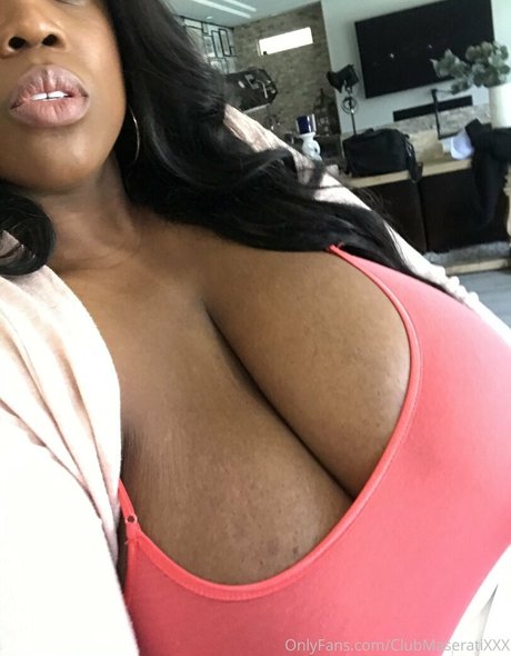 Foto di nudo di fuga di OnlyFans di Clubmaseratixxx