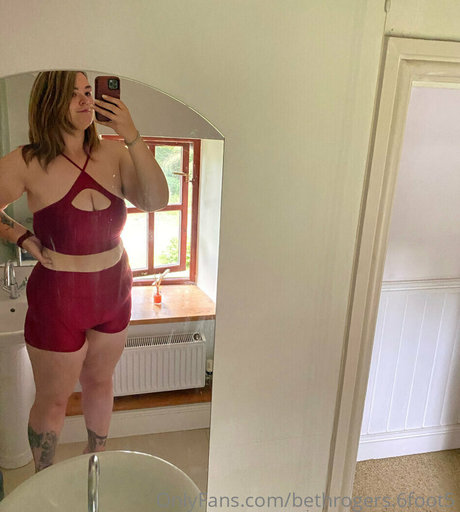 Foto di nudo di fuga di OnlyFans di Amazonbeth6foot6