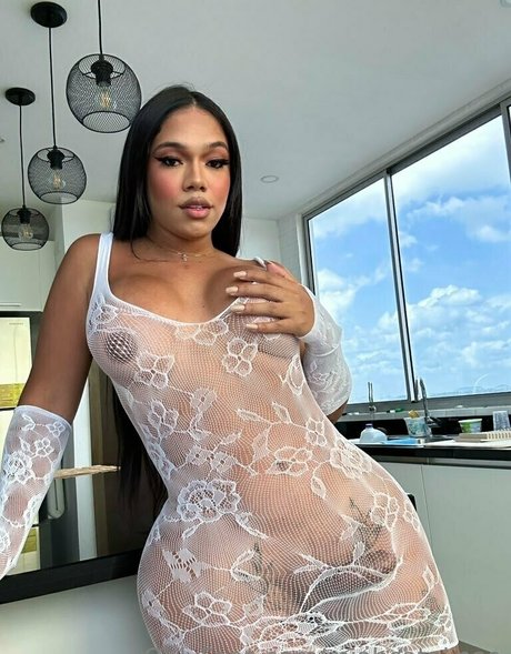 Foto di nudo di fuga di OnlyFans di Miahcatalinaa