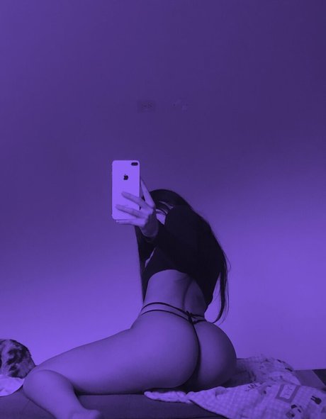 Foto di nudo di fuga di OnlyFans di Tsunamy