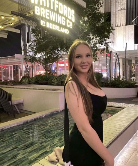 Ella B