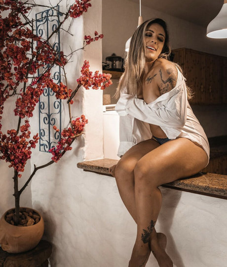 Foto di nudo di fuga di OnlyFans di Jokissima