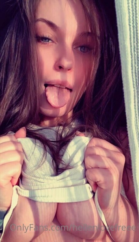 Foto di nudo di fuga di OnlyFans di Hellenlovefreee