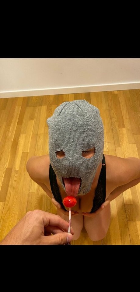 Foto di nudo di fuga di OnlyFans di Redmil