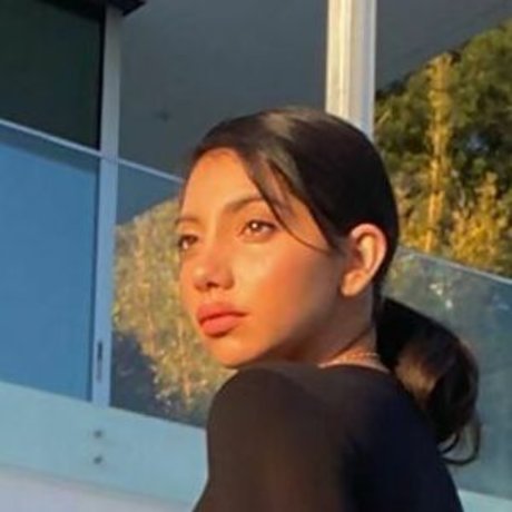 Foto di nudo di fuga di OnlyFans di Deyana Mounira