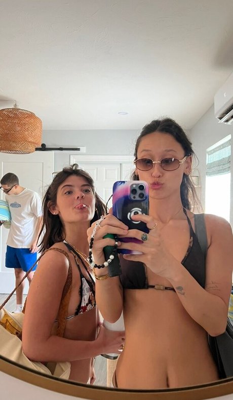 Foto di nudo di fuga di OnlyFans di Schlenker Sisters