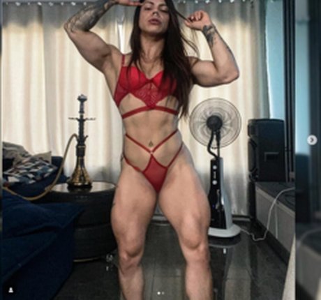 Foto di nudo di fuga di OnlyFans di Jumaromba