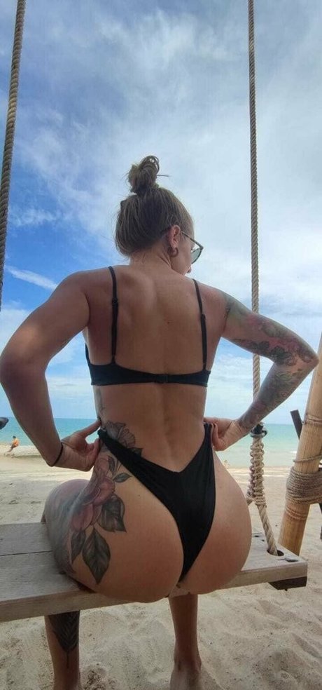 Beebeefitgirl