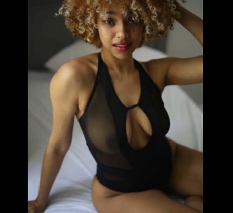 Foto di nudo di fuga di OnlyFans di Julofthenile