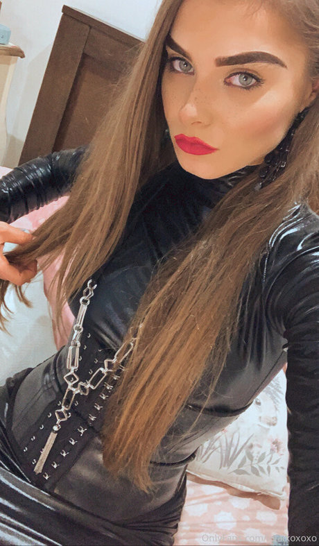 Foto di nudo di fuga di OnlyFans di Lolalxoxoxo