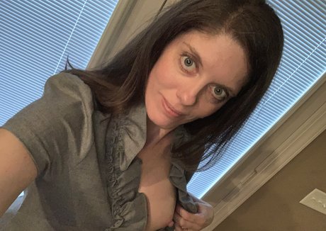 Foto di nudo di fuga di OnlyFans di Bustybrooke1