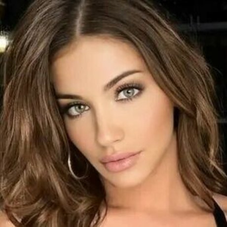 Foto di nudo di fuga di OnlyFans di Romina Balzare