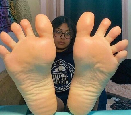 Foto di nudo di fuga di OnlyFans di Mimisfeets