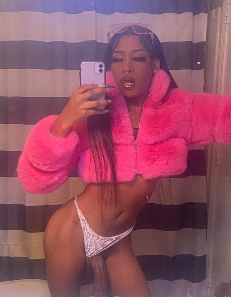 Foto di nudo di fuga di OnlyFans di Tstxkyodoll
