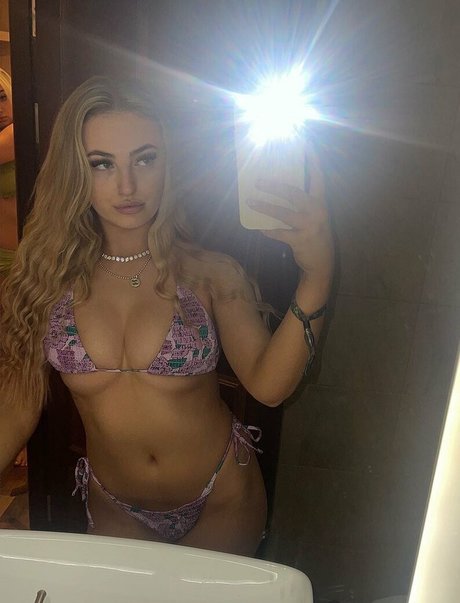 Foto di nudo di fuga di OnlyFans di Goddessleoni