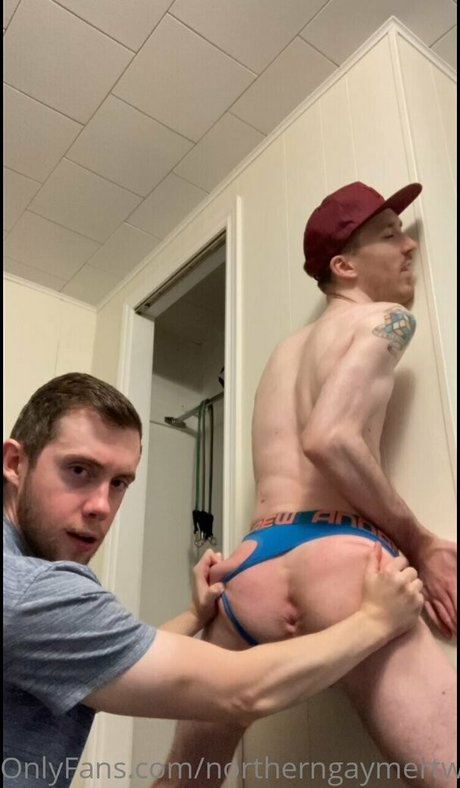 Foto di nudo di fuga di OnlyFans di Northerngaymertwinks