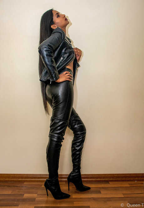 Foto di nudo di fuga di OnlyFans di Thequeentrish