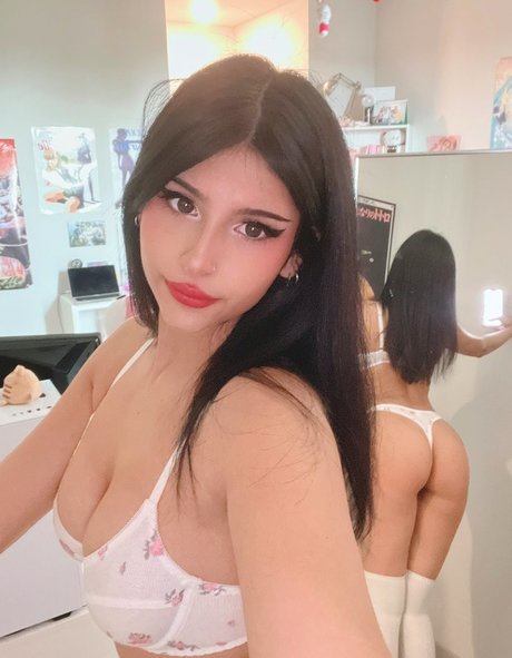 Foto di nudo di fuga di OnlyFans di Waifujuju