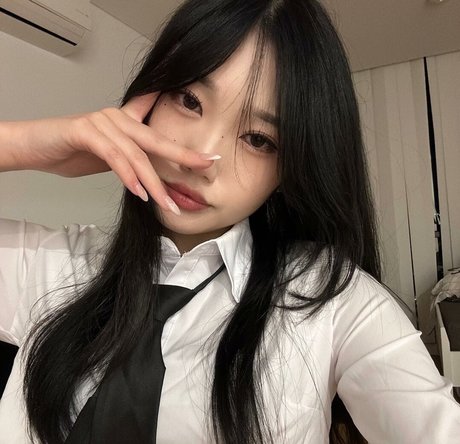 Foto di nudo di fuga di OnlyFans di Arikills