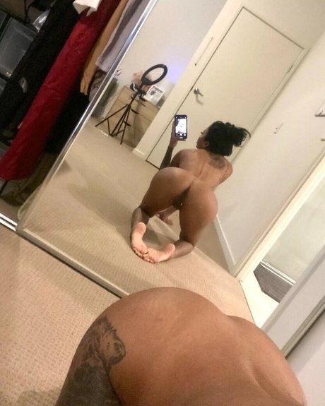 Foto di nudo di fuga di OnlyFans di Misspiggyny