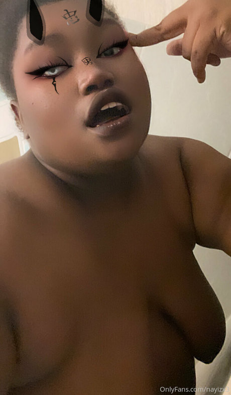 Foto di nudo di fuga di OnlyFans di Nayizx3