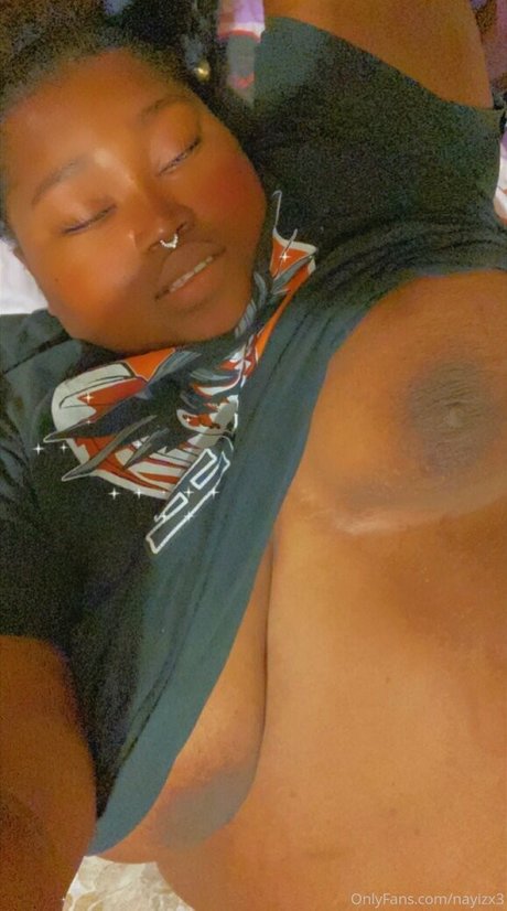 Foto di nudo di fuga di OnlyFans di Nayizx3