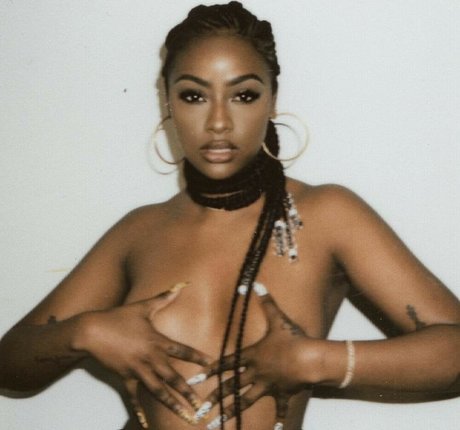 Foto di nudo di fuga di OnlyFans di Justine Skye