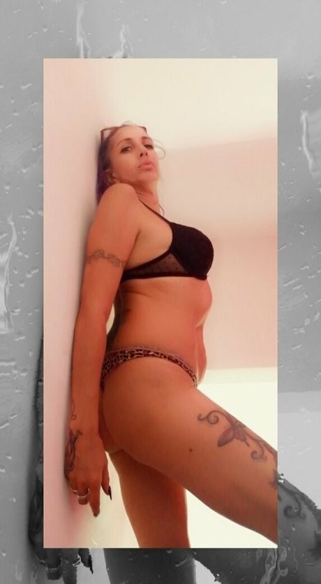Foto di nudo di fuga di OnlyFans di Britishmumanddaughter