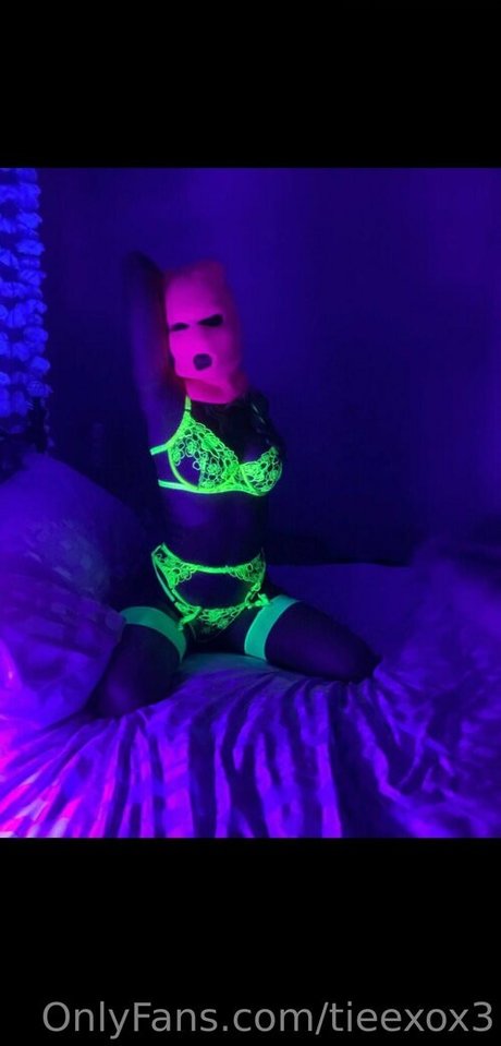 Foto di nudo di fuga di OnlyFans di Tieexox3