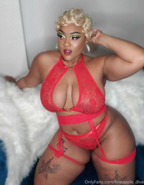 Foto di nudo di fuga di OnlyFans di Fineapplediva