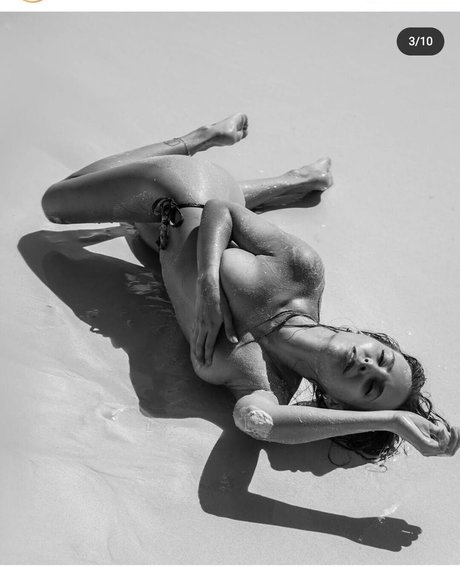 Foto di nudo di fuga di OnlyFans di Agustina
