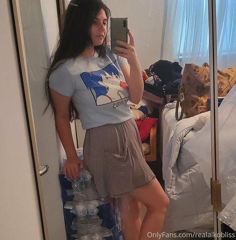 Foto di nudo di fuga di OnlyFans di Realaikobliss
