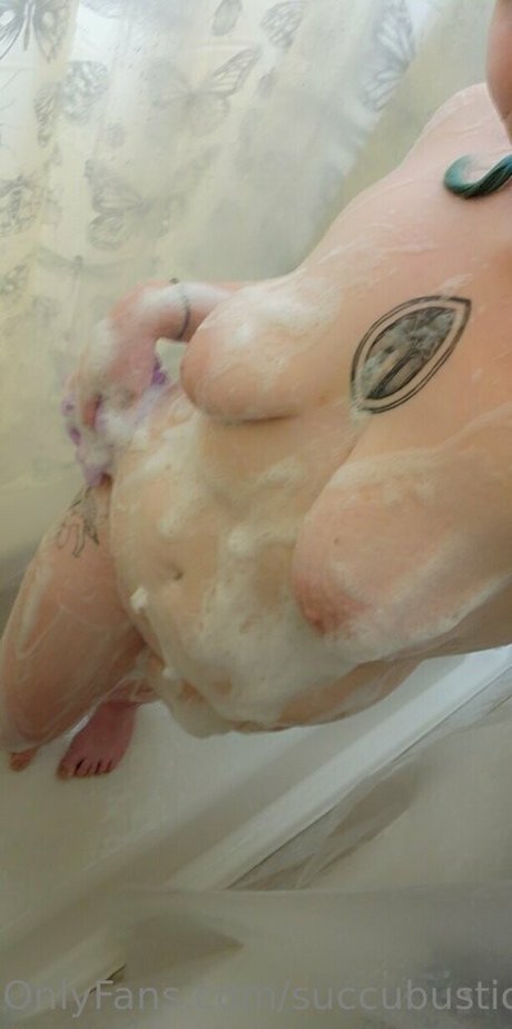 Foto di nudo di fuga di OnlyFans di Succubusticslut