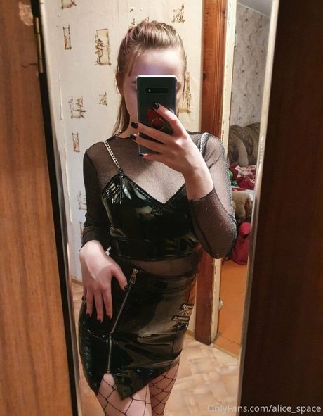 Foto di nudo di fuga di OnlyFans di Alicespace