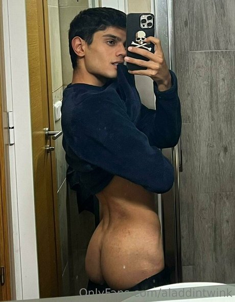 Foto di nudo di fuga di OnlyFans di Aladdintwink