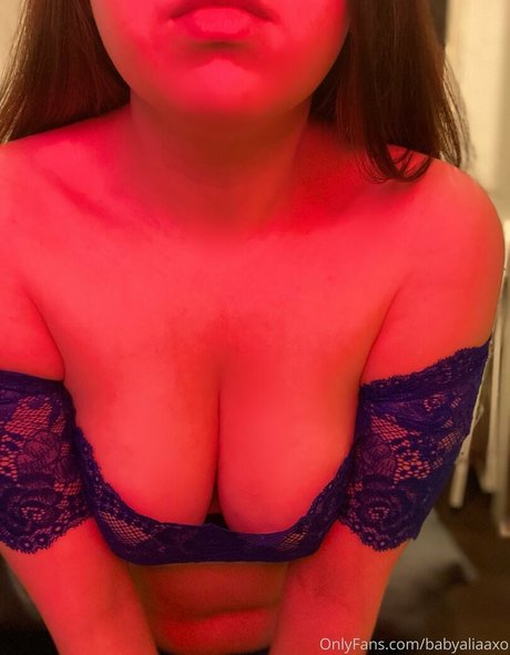 Foto di nudo di fuga di OnlyFans di Babyaliaaxo