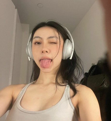 Shirliz Leee