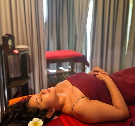 Foto di nudo di fuga di OnlyFans di Nimesha Jayarathne