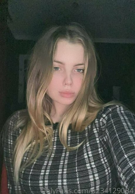 Foto di nudo di fuga di OnlyFans di Florabelll