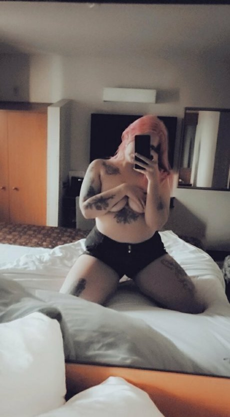 Foto di nudo di fuga di OnlyFans di Strwbrrycream