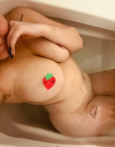 Foto di nudo di fuga di OnlyFans di Nyxxiepixie