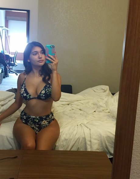 Foto di nudo di fuga di OnlyFans di Chloe Medina