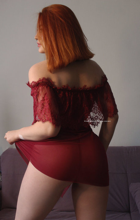 Foto di nudo di fuga di OnlyFans di Apollinaria Lebedeva