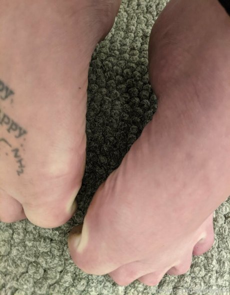Foto di nudo di fuga di OnlyFans di Mildmotha