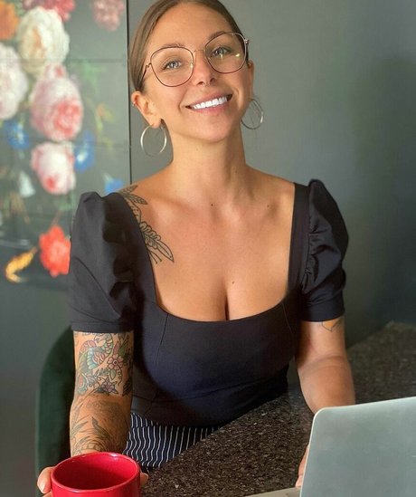 Foto di nudo di fuga di OnlyFans di Christine Cote